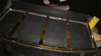 用锈钢方管焊架子,然后铆钉铆去 ,然后面随便放什么都怕.