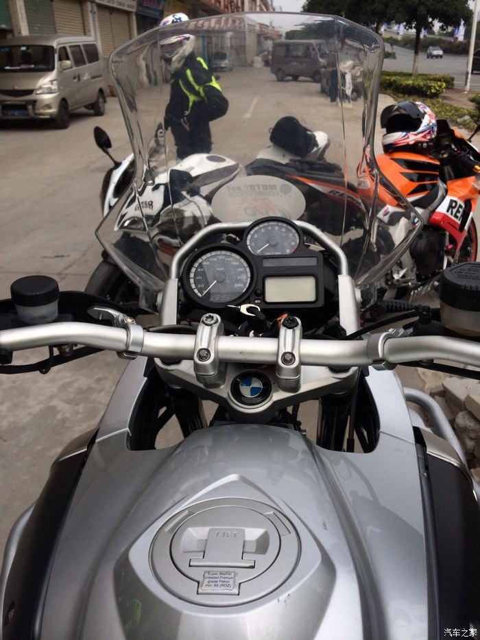 【图】车友结婚,摩托车开路