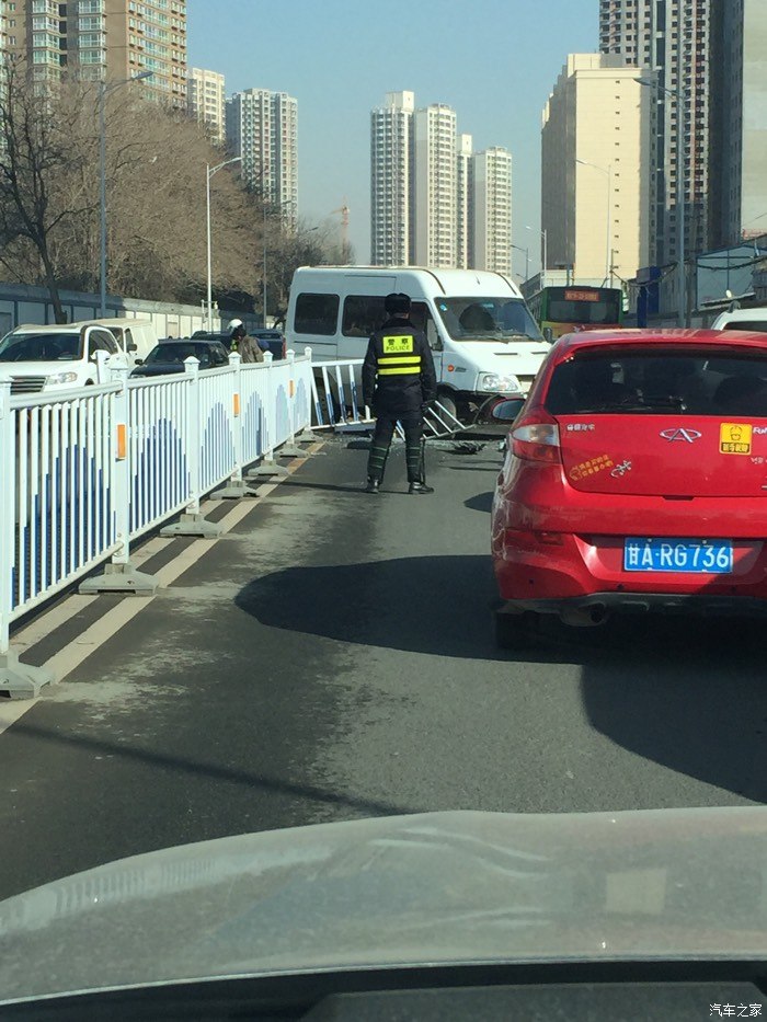 【图】洒水再酿惨祸_甘肃论坛_汽车之家论坛