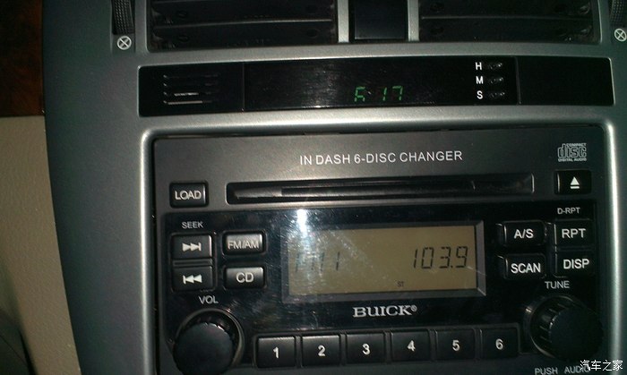 求救我收音机的显示屏没有背景光了