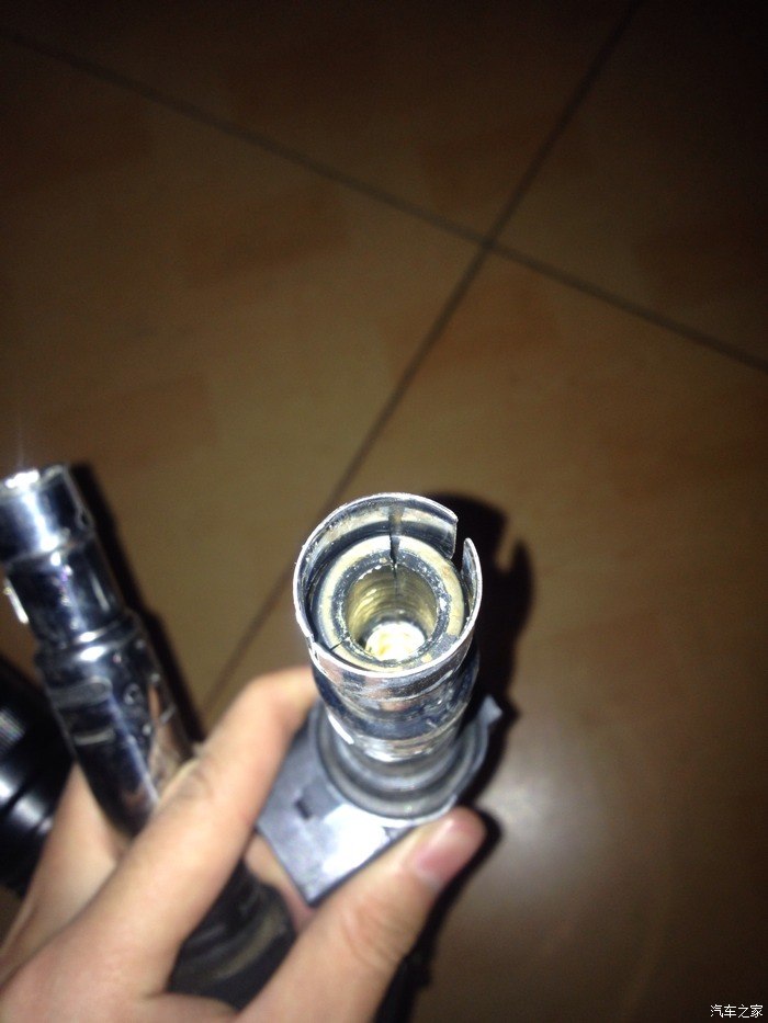 【图】点火线圈的胶套开裂,和低转速抖有关系