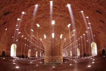 【图】快过年了,工人急着回家,大量砖没人搬,急