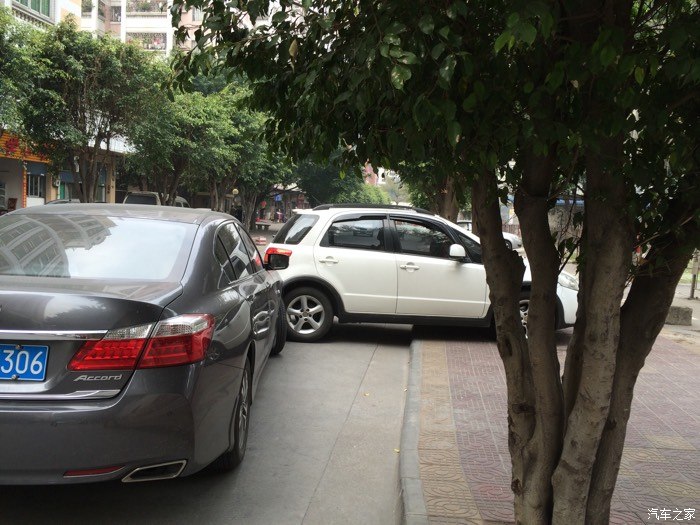 【图】车被撞了,保险公司不让在4S店修怎么办