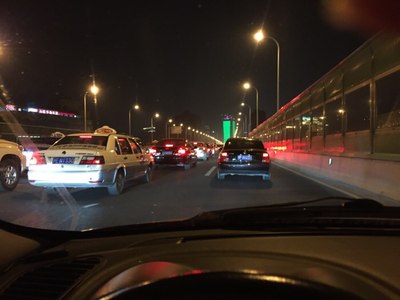延安高架现在还堵车