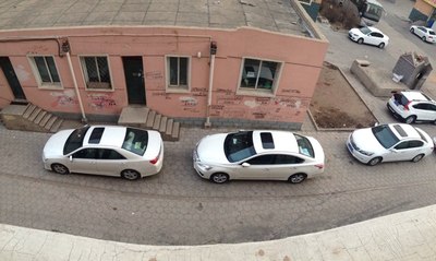 日系三杰站好队