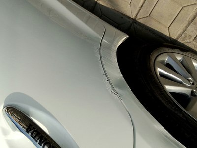 车前几天自己撞墙了,现在走保险可以吗?怎么弄