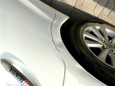 车前几天自己撞墙了,现在走保险可以吗?怎么弄