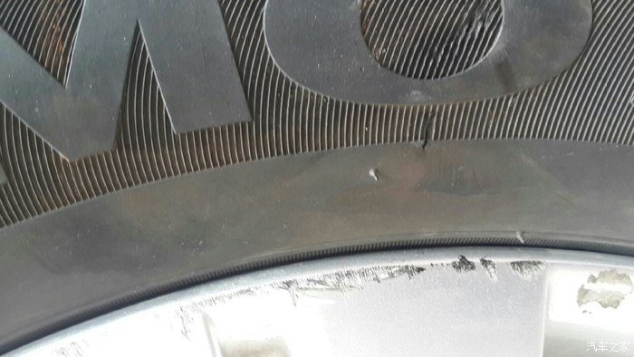 【图】左前轮壁刮伤了,需要处理吗?