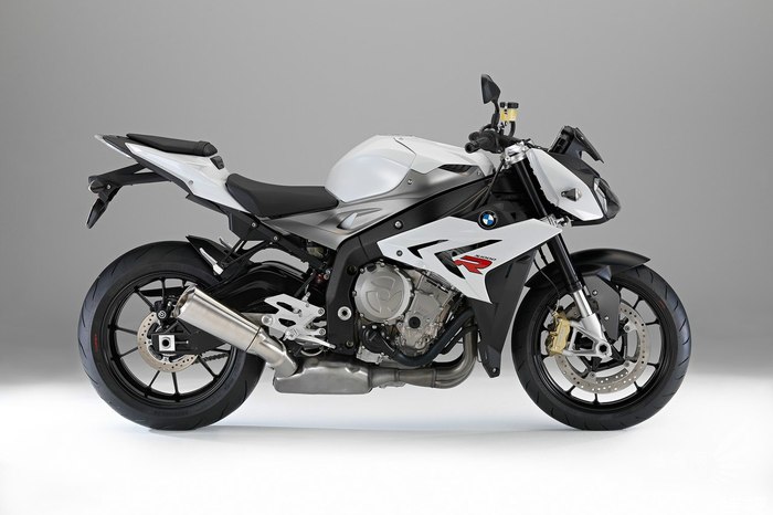 杜卡迪821 VS 宝马S1000R 哪个好?