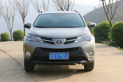 外观硬朗激进,品质不负众望-rav4精英铂青铜五个月用车体会_rav4荣放