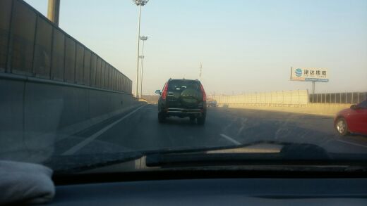 看图猜成语一辆车南北_看图猜成语