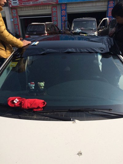 小六子贴上黑顶,天线白色换成黑色鲨鱼鳍_MG