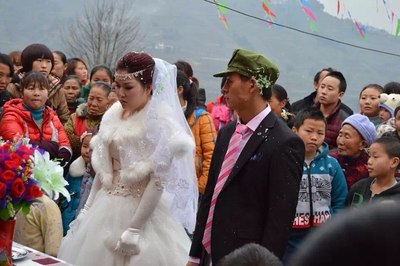 哈6走进农村领头婚车队,要抢<em>小姨妹</em>的赶快来!