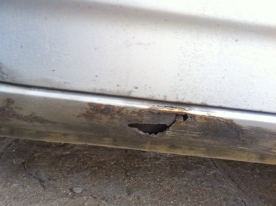 比亚迪F3车门底槛生锈烂个洞_比亚迪F3论坛