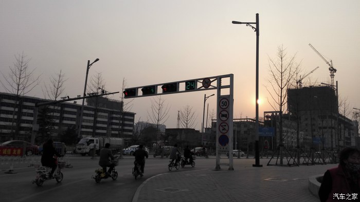 【图】带指示箭头的右转灯红灯转了会被拍吗?