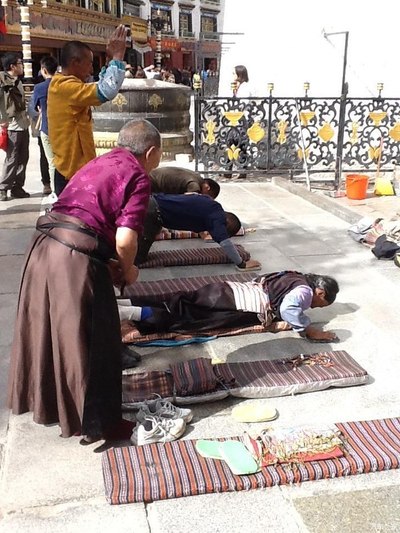 【我用尽一生一世来将你供养】