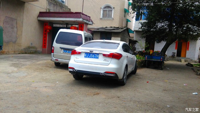 起亚k3改装假4出排气管高清图片