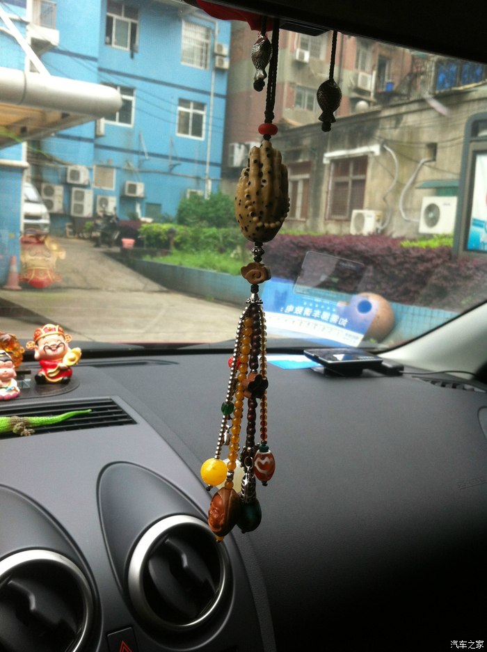 伟德国际翡翠带春彩的价格是多少 翡翠带春彩什么价格