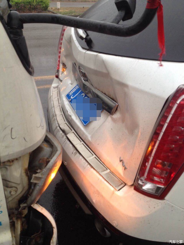 【图】车子被追尾对方赔不起_凯迪拉克SRX论