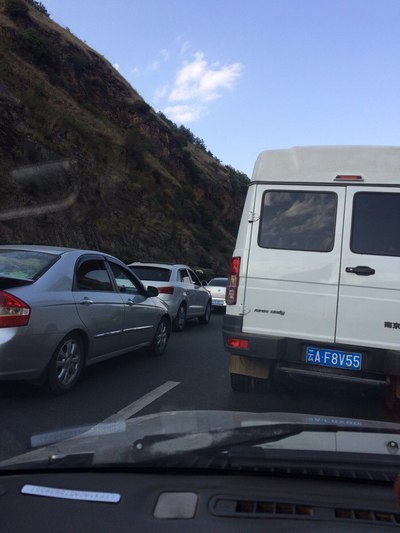 昆石高速堵车了_云南_手机汽车之家