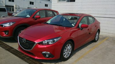 伪作业·1.5三厢昂克赛拉自动豪华魂动红