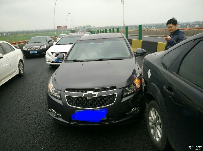 【图】诶,追尾人家,人家现场没处理,怎么弄?