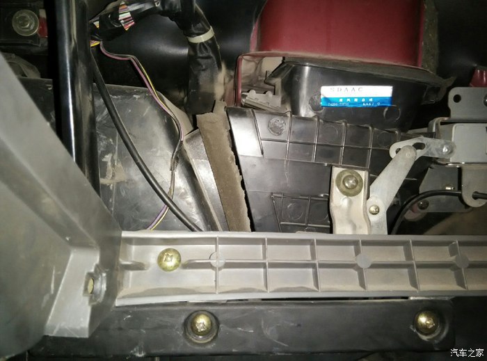 空调蒸发器的作用_空调室外机冷凝器_空调冷凝器作用