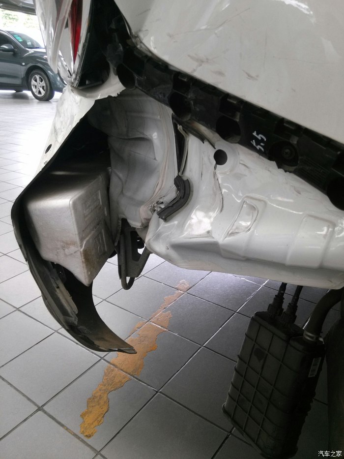 【图】爱车被撞,请问去4s定损需要注意些什么