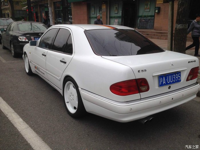 05年奔驰e55amg