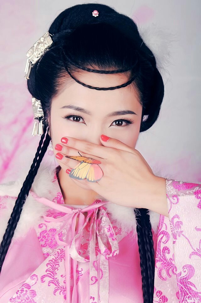 今天猜人,猜个美人,猜对了送