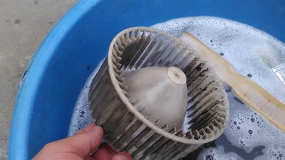 初夏来临,清洗空调风道以及清理鼓风机扇叶!