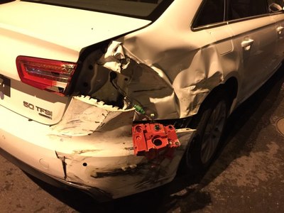 对方面包车 已逃逸 车还在 我该怎么办 交警说对