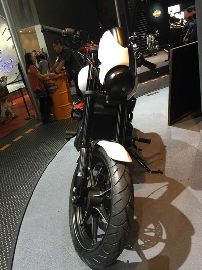 哈雷750的改装车,很帅气