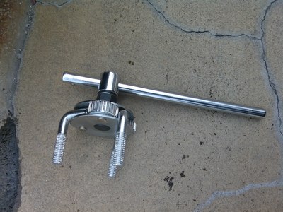 奇瑞老款a3自助更换机油滤芯作业!