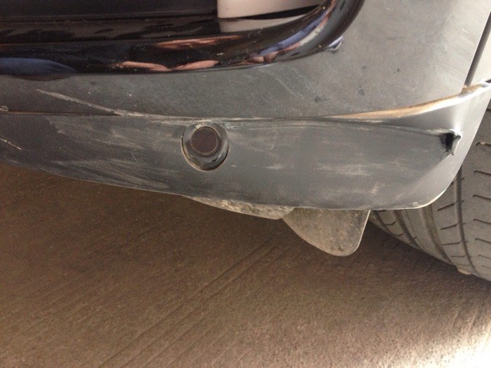 如何修补汽车保险杠 500_27000550-4798-b6m8-lbg2-n203am61ne97.jpg