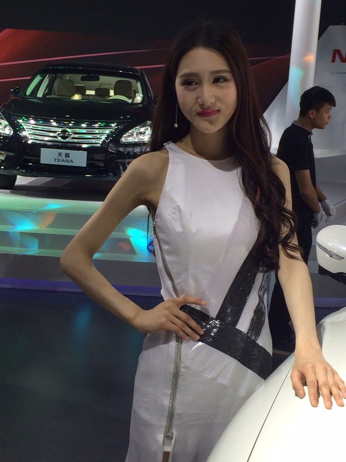 合肥车展的模特呈现