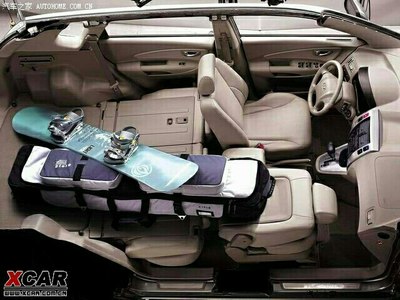 飞度的魔术座椅要是能把副驾驶靠背折叠就好了