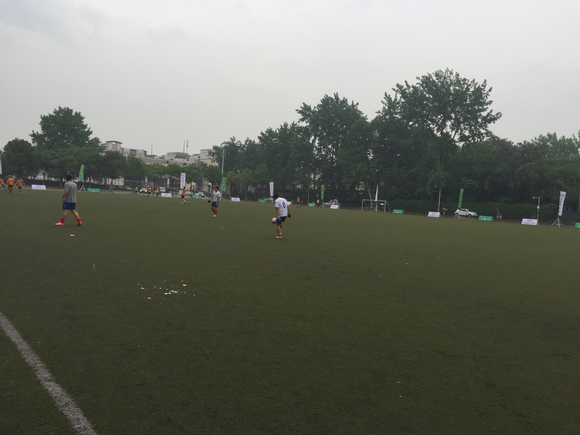 【足球赛精彩时刻】茫茫人海中最闪亮的你