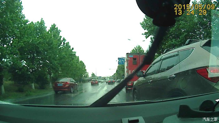 成都的别车事件闹得沸沸扬扬的,有人怎么就不