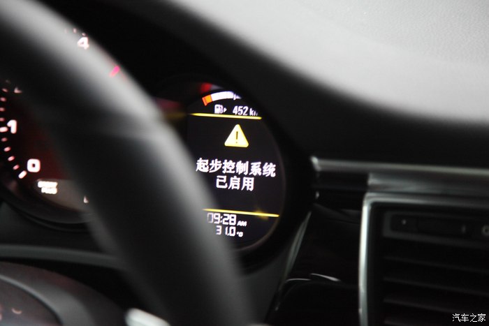 MACAN S加装了弹射起步