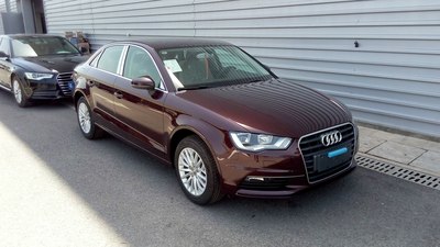 武汉2014款奥迪A3三厢35TFSI紫红色自动进取