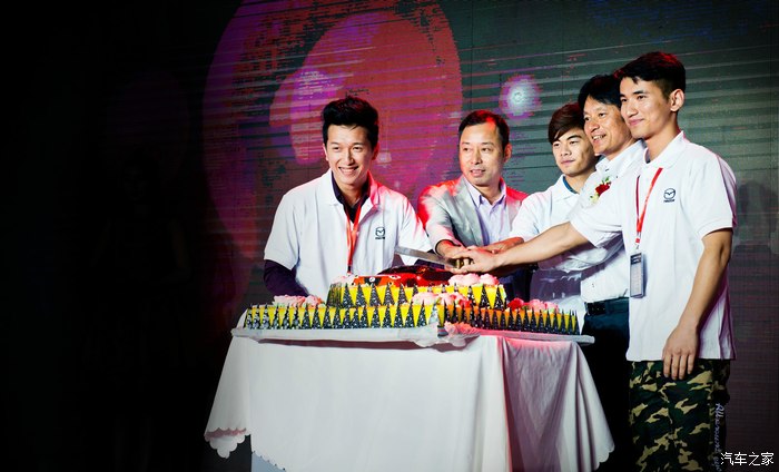 光头笨笨记录昂克赛纳周年庆典高清图片