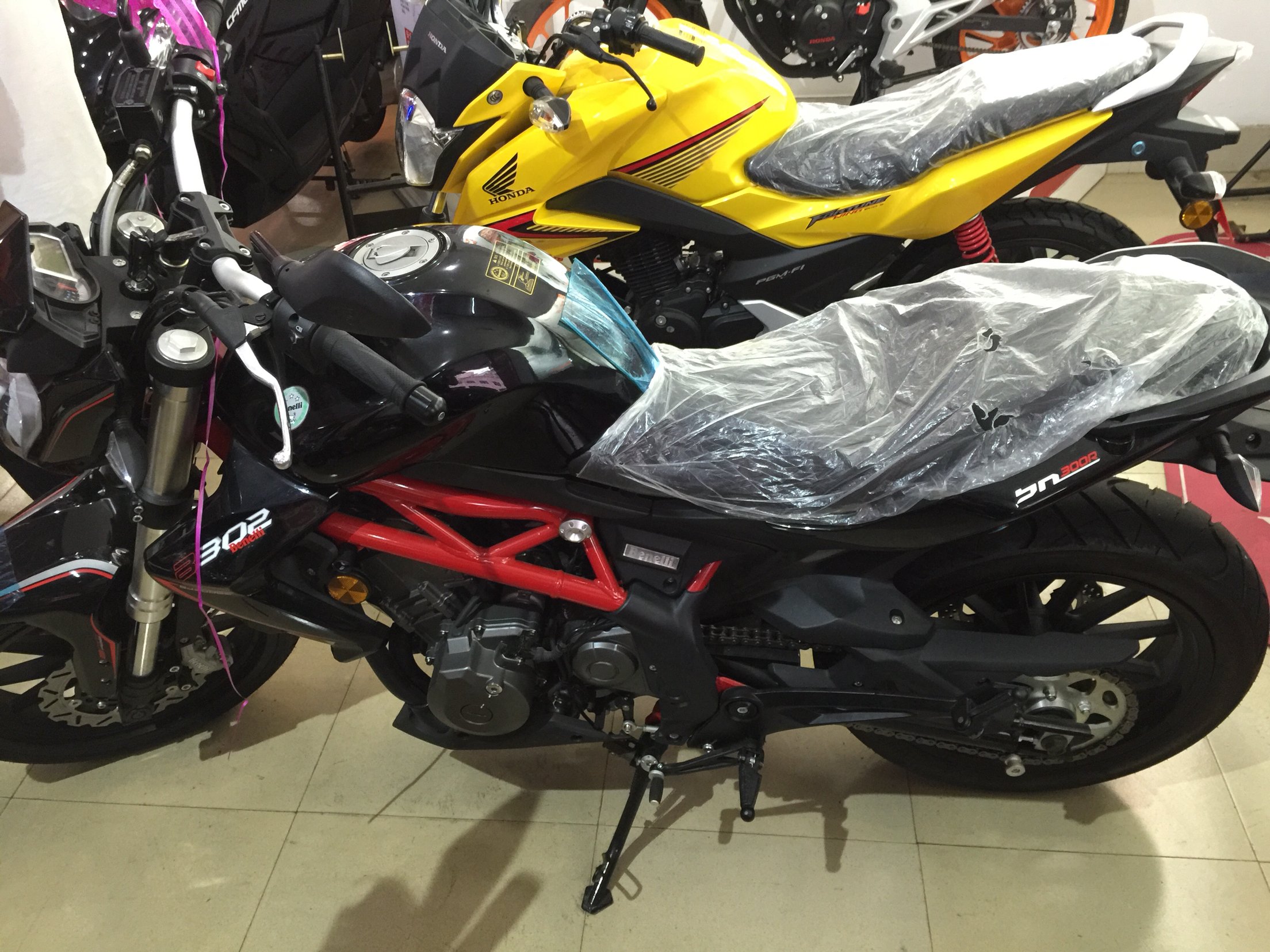 新手静等黄龙300 ABS版本