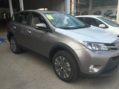 2015款青铜色2.5精英选车提车装潢作业._rav4荣放