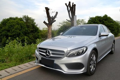 "貌不惊人死不休 15款mercedes-benz c200l铱银未减配提车作业_奔驰c