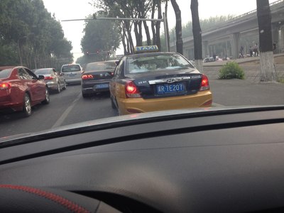 外地出租车怎么山寨北京的呀?