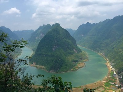 手机拍的广西区河池巿东兰县红水河天下第一湾