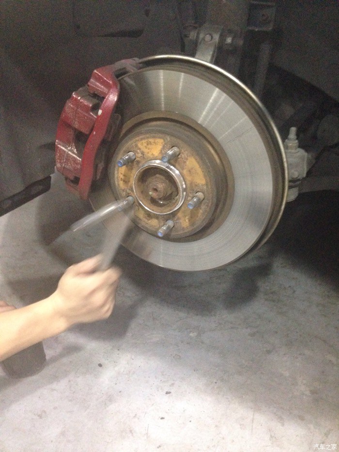 新轮毂轮胎安装中心圈从新调试避震