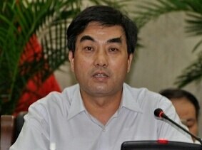 山东官员花10万元买副县长 任上又贪400万_黑