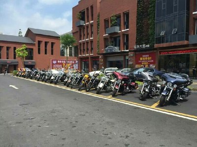 星期六,番禺汽车小镇重机开张睇摩托_广东